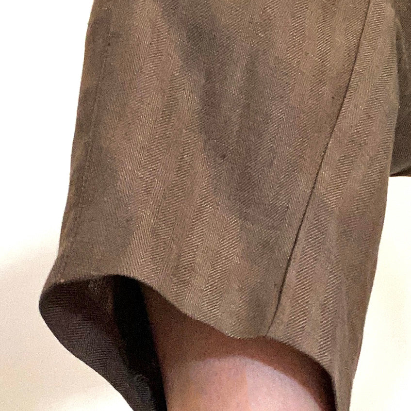 View of the tapered leg of the Plato Pant PDF sewing pattern